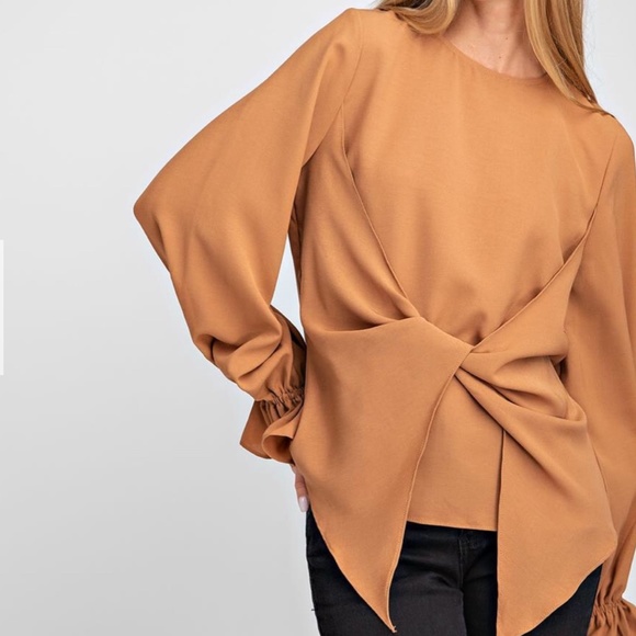 *NEW* TWIST-FRONT RUFFLE CUFF TOP - Picture 3 of 6